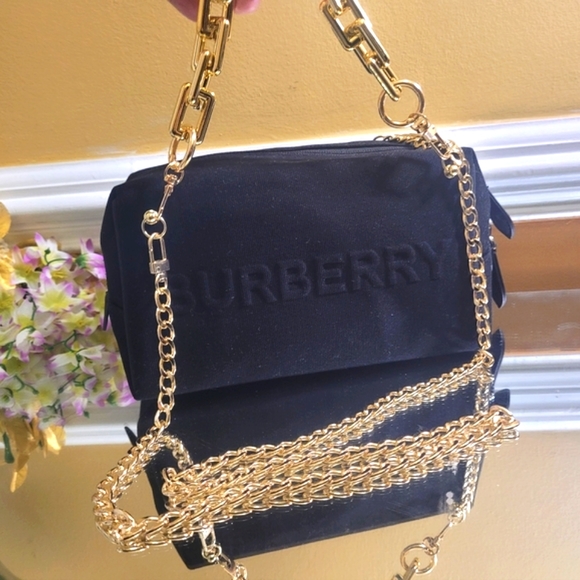 Burberry pouch converted into shoulder bag or cross body - Picture 3 of 16